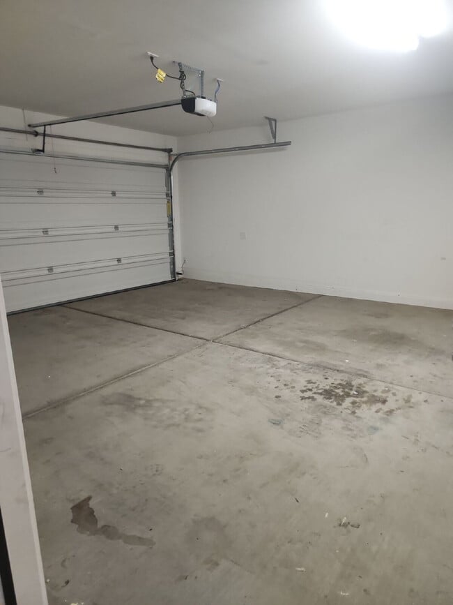 Building Photo - "Spacious 4-Bedroom Oasis in Casa Grande w...