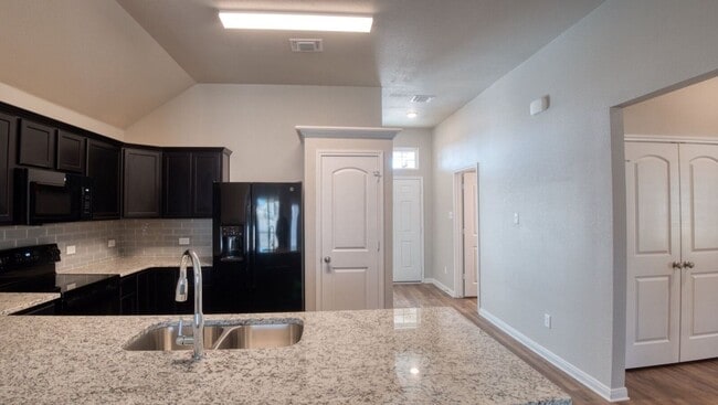 Building Photo - 619 Hollyhock Dr