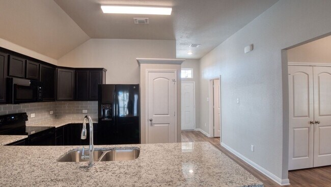 Building Photo - Spacious Single-Family Home Available Now!