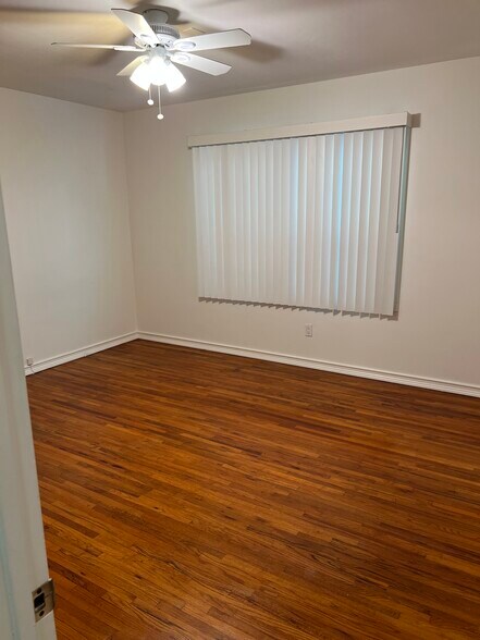 Bedroom - 1712 Barry Ave