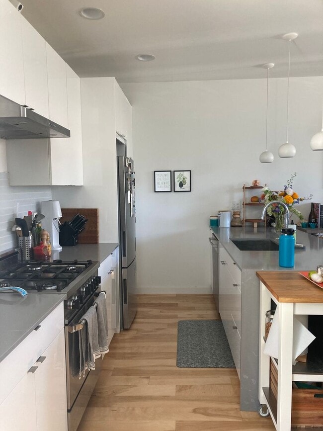 Building Photo - Ballard Townhome