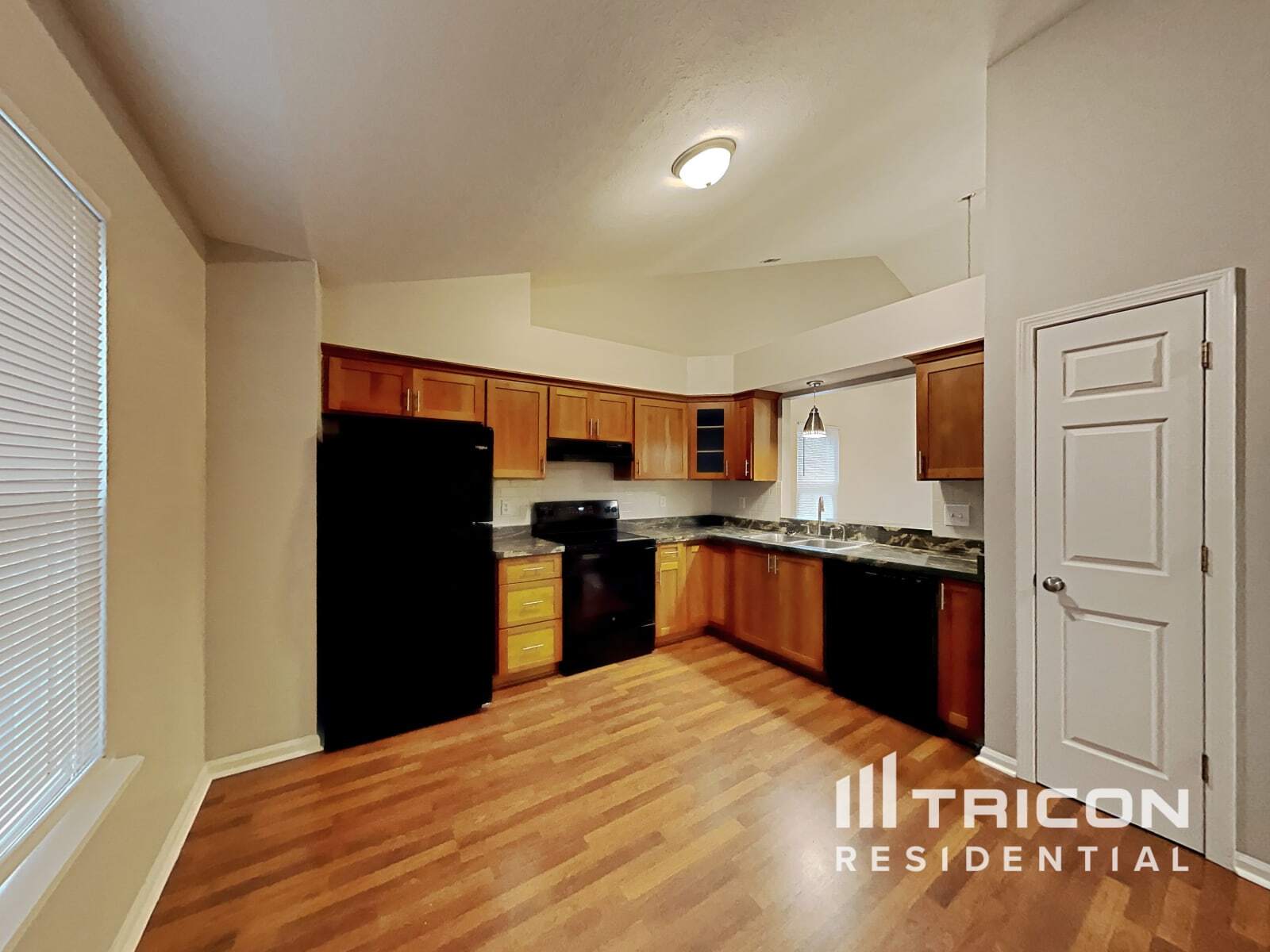 Building Photo - 7461 Camberwood Dr
