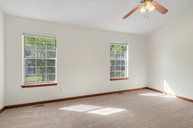 Building Photo - Updated 2BR Home Near Transit with Private Fenced Yard in Newport News