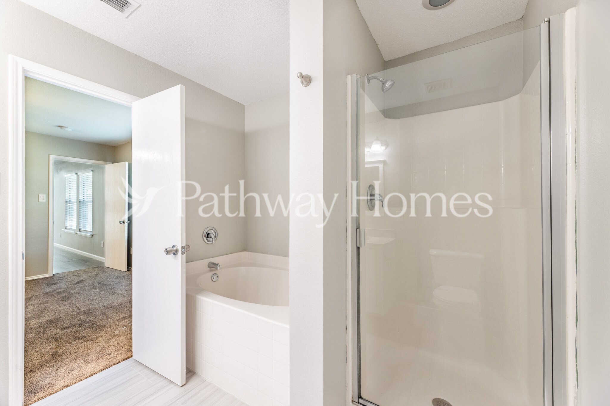 Building Photo - 1679 Chesterwood Dr