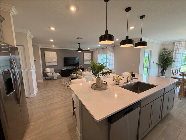 Building Photo - 1694 Hoot Owl Holw