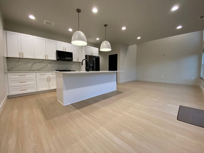 Building Photo - Driggs Stone Peak Subdivision - 3 bedroom / 2.5 bath w/ garage