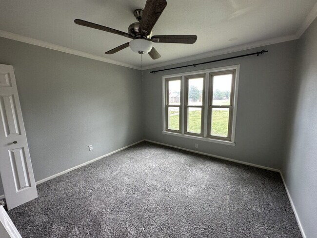 Building Photo - Spacious 3/2 in Central Lubbock!