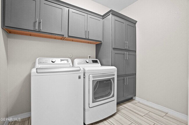 Building Photo - 408 Indigo Ct