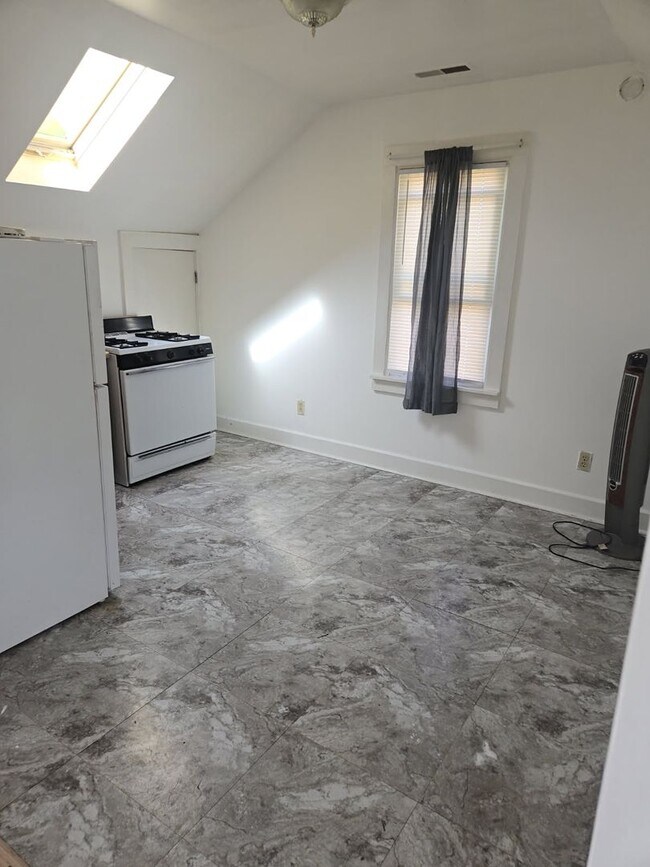 Building Photo - 3746 W 39th St