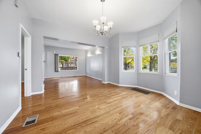 Building Photo - 11224 S Hermosa Ave