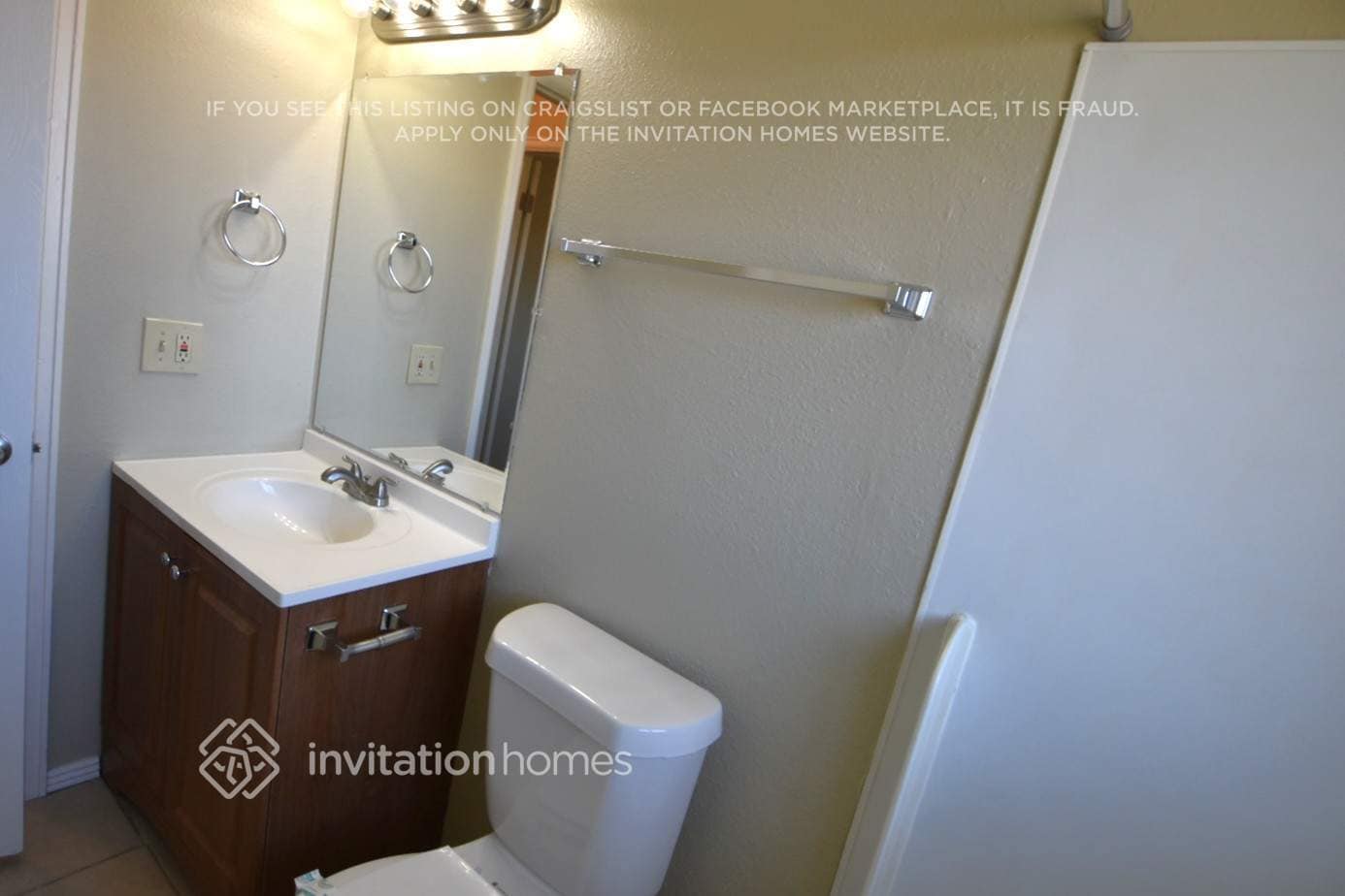 Building Photo - 17659 E Utah Pl