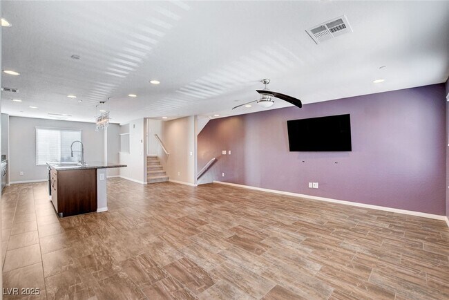 Building Photo - 9050 W Tropicana Ave