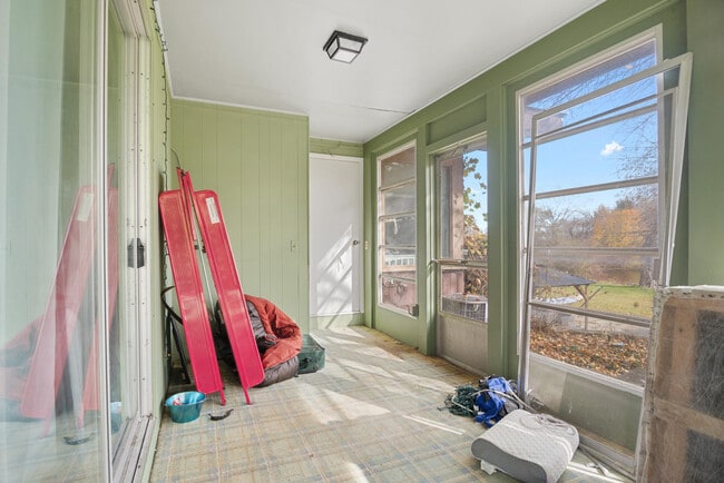 Building Photo - 4105 Riverview Dr