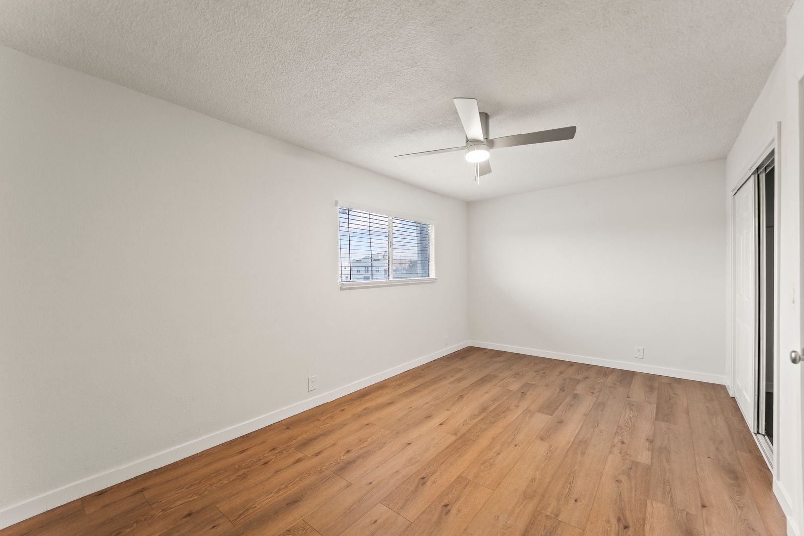 Building Photo - 6316 S Vermont Ave