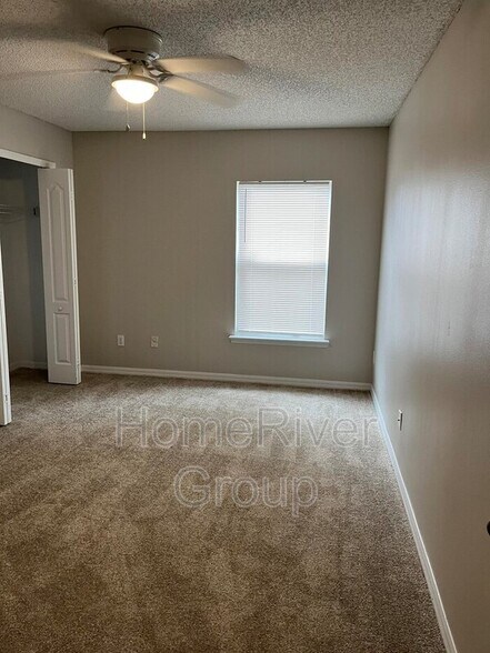Building Photo - 11008 Apple Blossom Trail W
