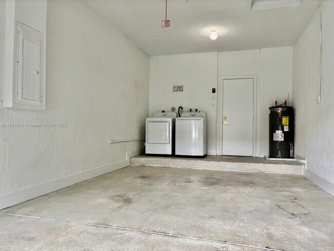 Building Photo - 3626 San Simeon Cir