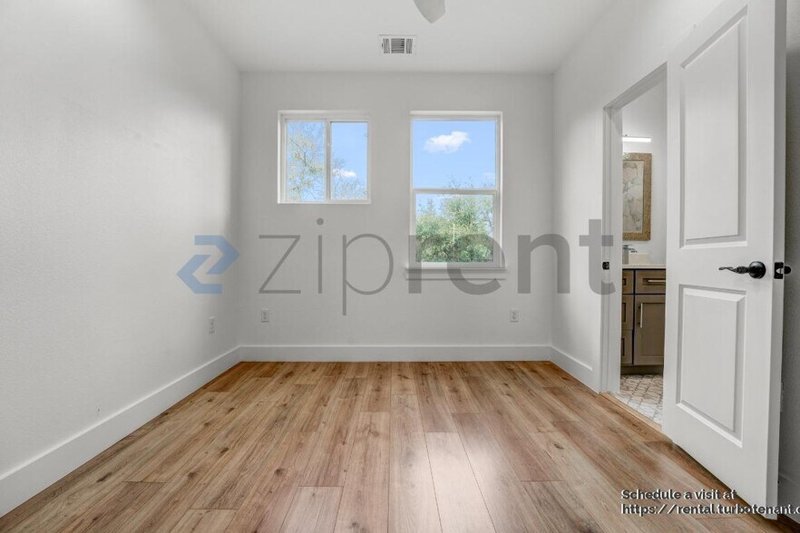 Building Photo - 124 S Mockingbird Cir