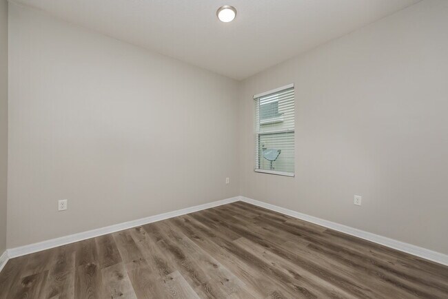 Building Photo - 10529 Whispering Hammock Dr