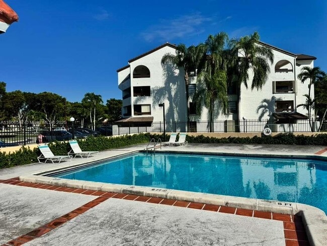 Building Photo - 9140 SW 123rd Ct