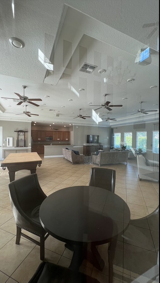 Building Photo - 13335 Crest Lake Dr