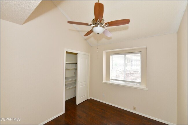 Building Photo - 7737 Plaza Azul Rd