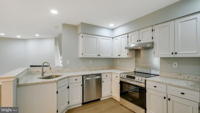 Building Photo - 99 Briarcliff Ct