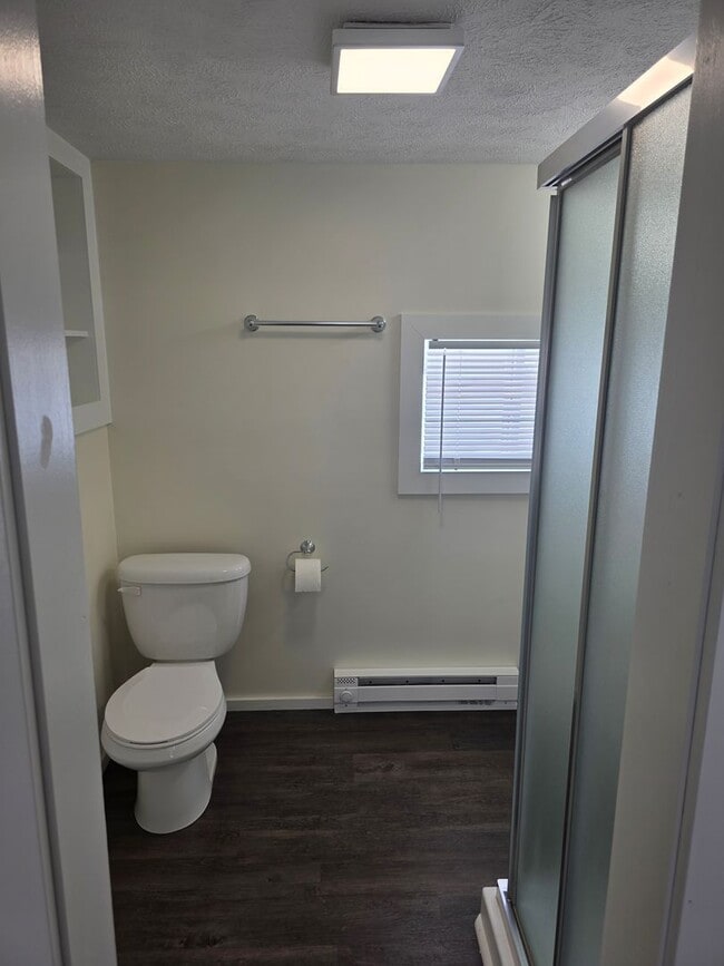 Building Photo - Updated 1-Bedroom, 1-Bathroom Home – $995/Month