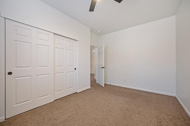 Building Photo - 238 St Tropez Ln