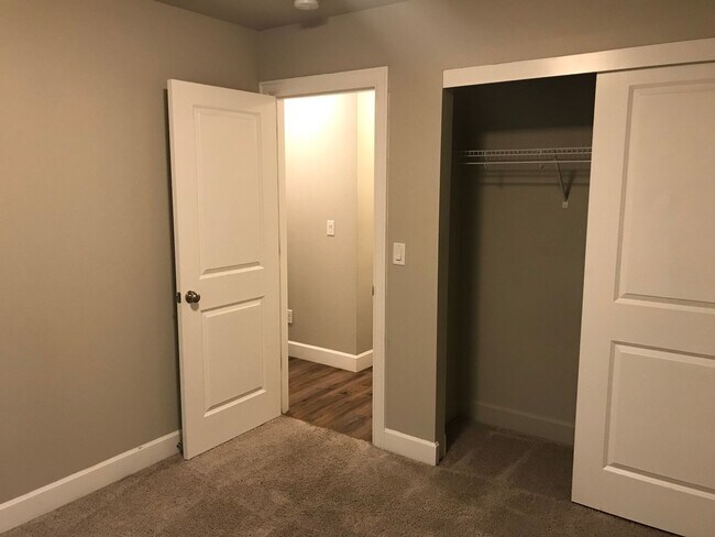 Building Photo - Newer Construction with High End Finishes