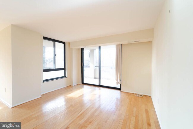 Building Photo - 1808 Old Meadow Rd