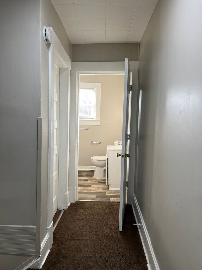 Building Photo - 400 N Grant Ave