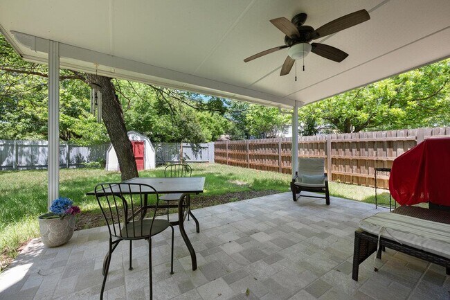 Building Photo - 13400 Rossello Dr