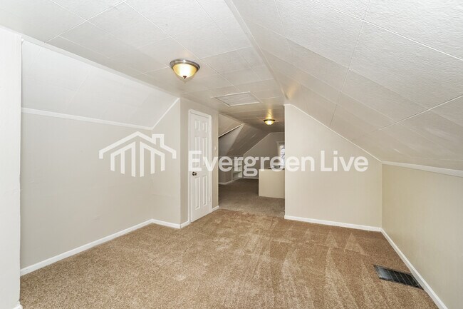 Building Photo - 23200 Blackstone Ave