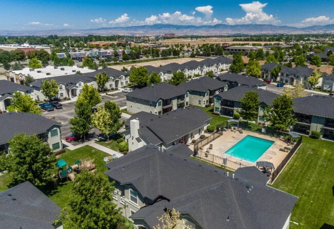 Building Photo - 1805 E Overland Rd