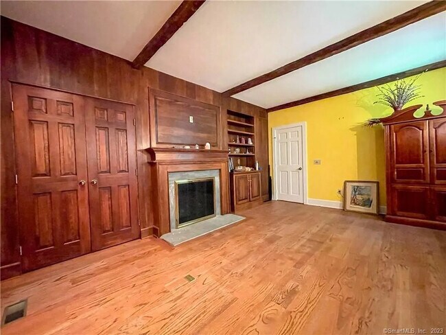 Building Photo - 14 Hemlock Rd