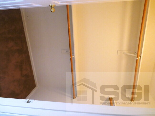 Building Photo - 3511 W Thurman Dr