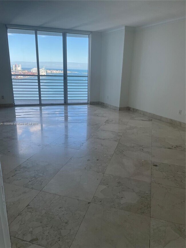 Building Photo - 325 S Biscayne Blvd