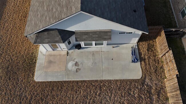 Building Photo - 5659 Sabbia Dr