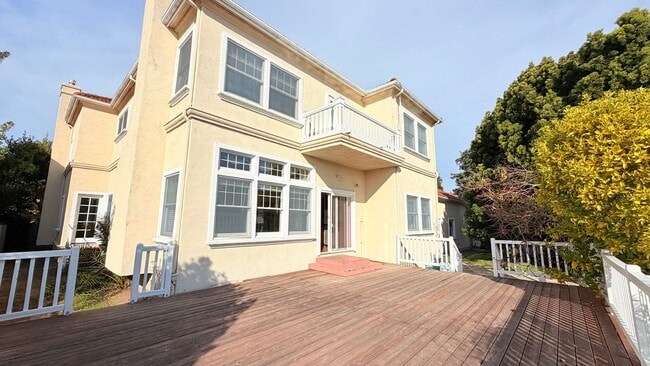 Building Photo - 738 Palmera Ct