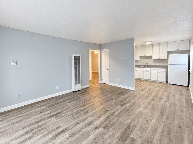 Floorplan - Lone Pine Apartments
