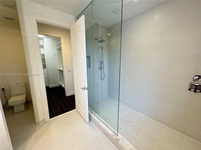 Building Photo - 10550 NW 65th Ln