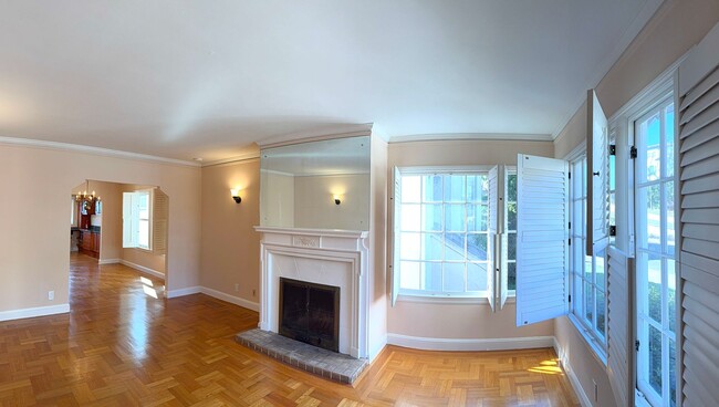 Building Photo - UPDATED BRIGHT 2000sf 4BR/2BA Monterey Hei...