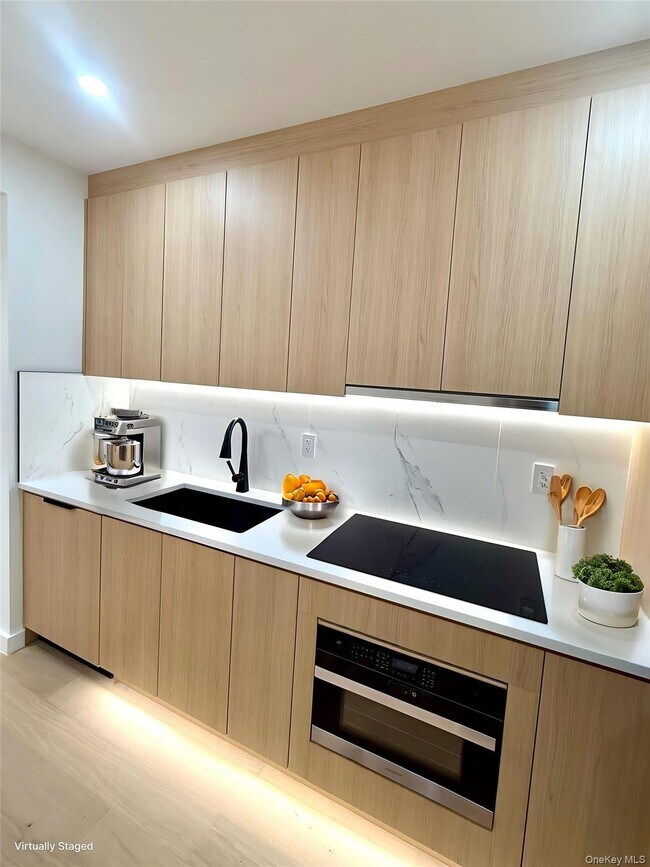 Building Photo - 168 E 111th St