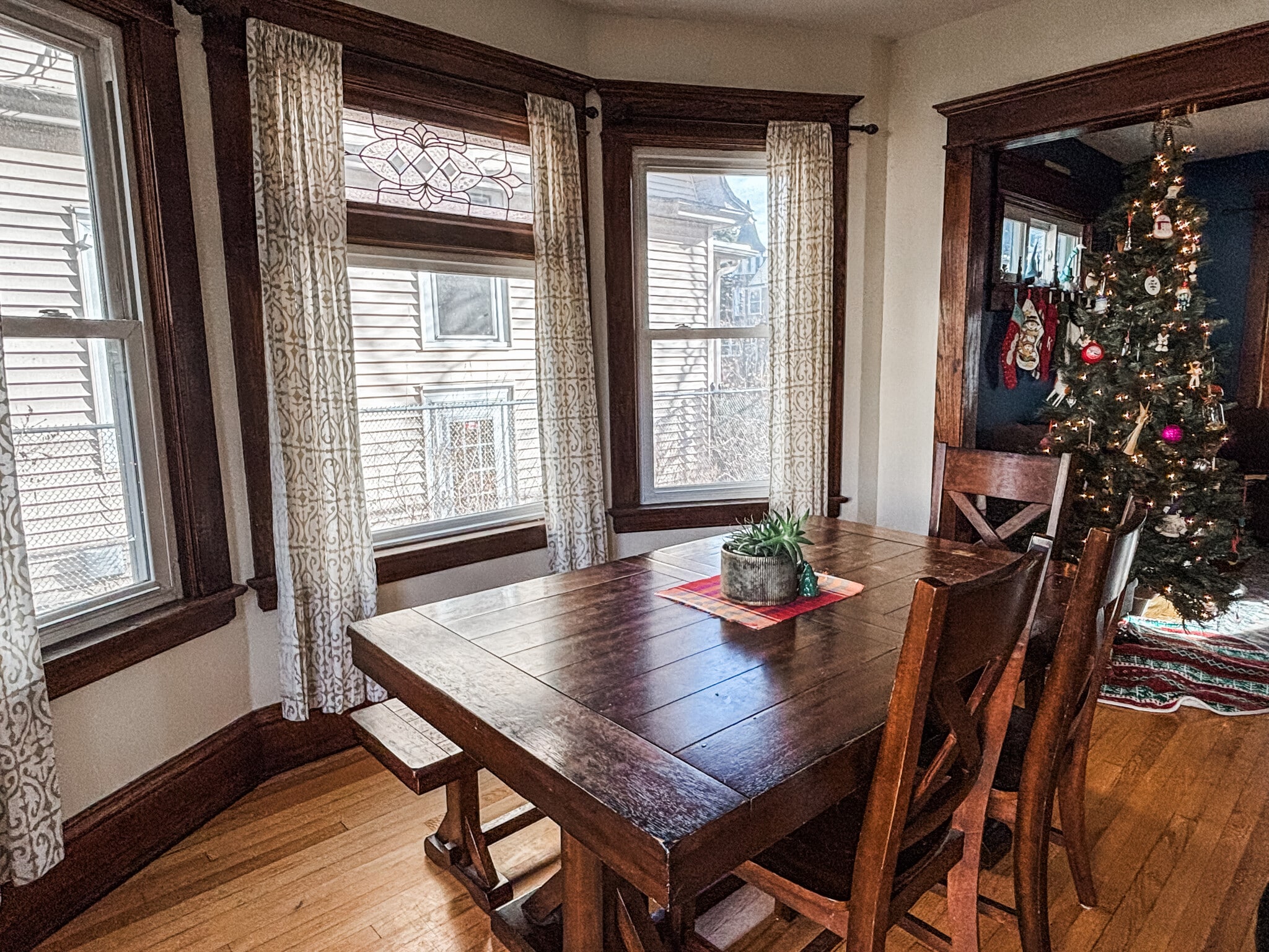 Plenty of room to gather around the dining room table! - 819 Edmund Ave