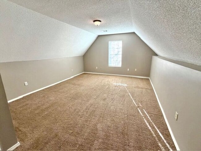Building Photo - Spacious 3 Bedroom 2 Bath Home With Large Bonus Room Availalbe In Southaven