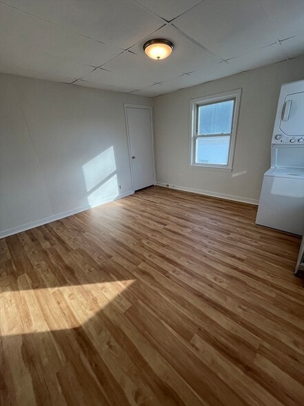 Building Photo - 36 Everett St