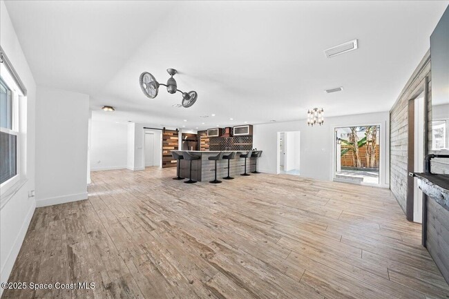 Building Photo - 409 Magnolia Ave