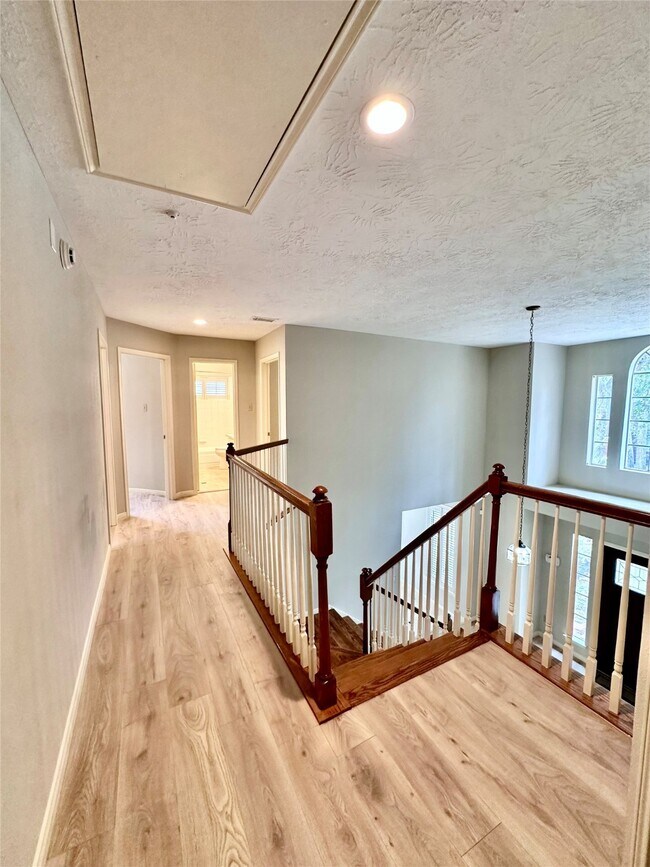 Building Photo - 15 Outervale Pl