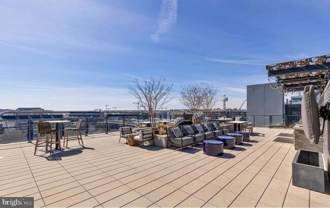 Building Photo - 70 N Street SE Unit 913