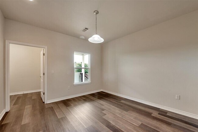 Building Photo - 203 Glade Bridge Ln